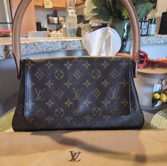 Authentic Louis Vuitton Vintage Monogram Mini Looping Shoulder Bag /Hand Bag - Picture 3 of 14